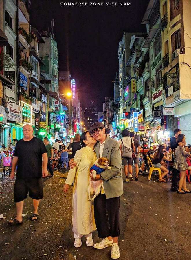 Tình yêu tươi xanh của cặp vợ chồng U60 vẫn bận rộn làm, bận rộn yêu