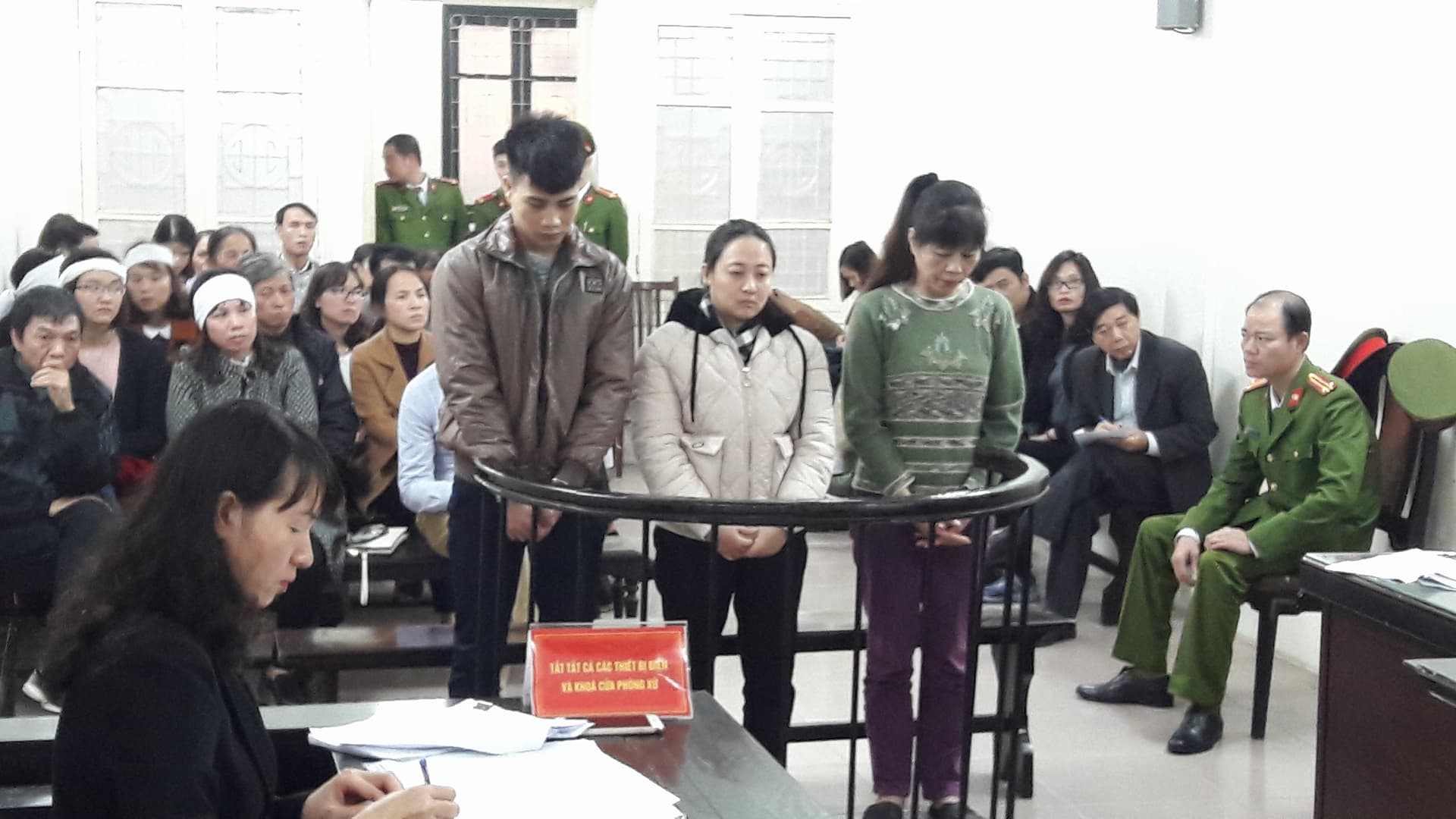 Trả hồ sơ điều tra bổ sung vụ cháy quán karaoke 13 người chết