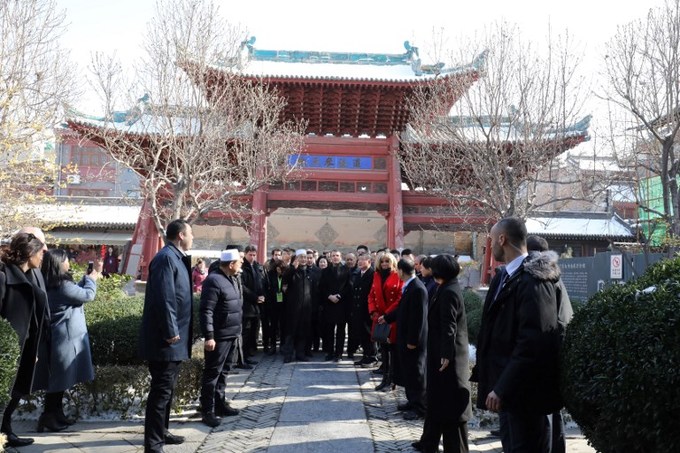 Tổng thống Pháp thăm đội quân đất nung của Tần Thủy Hoàng