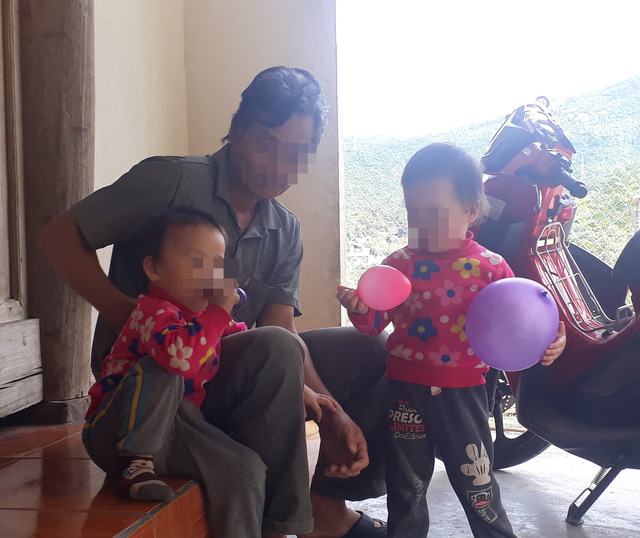 Nỗi buồn những đứa trẻ mang họ mẹ ở miền Tây xứ Nghệ