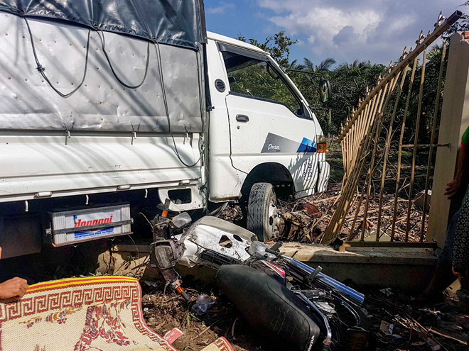 Cụ ông 70 tuổi tử vong sau va chạm với xe tải