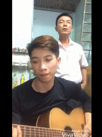 MV con đàn cho bố hát cổ vũ mẹ nấu cơm khiến 500 chị em nộp đơn xin làm dâu MV con đàn cho bố hát cổ vũ mẹ nấu cơm khiến 500 chị em nộp đơn xin làm dâu