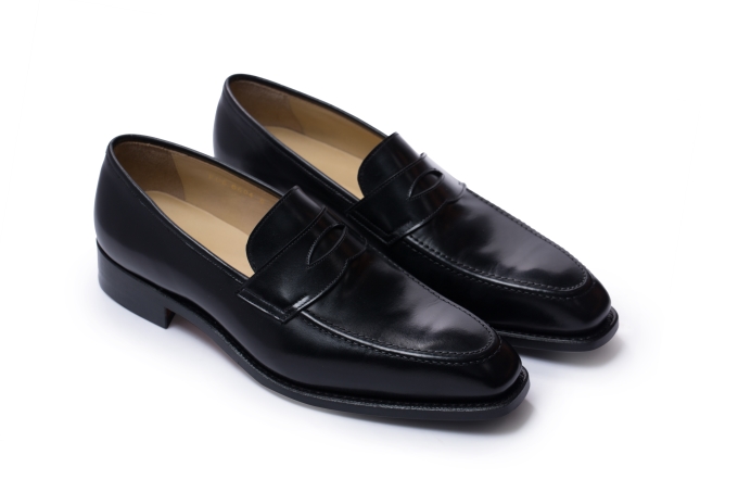 Phối giày da linh hoạt với trang phục cho phái mạnh