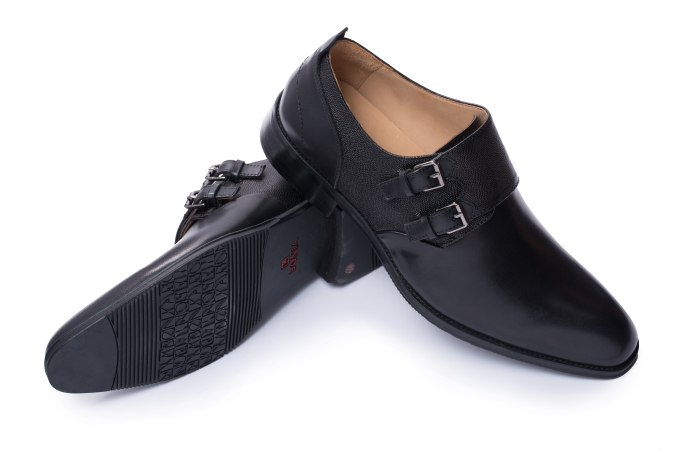 Phối giày da linh hoạt với trang phục cho phái mạnh