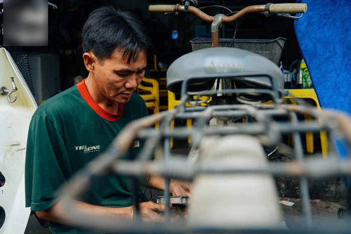 Chuyện về người đàn ông chuyên hồi sinh những chiếc xe đạp cũ, nâng bước học trò nghèo đến trường Chuyện về người đàn ông chuyên hồi sinh những chiếc xe đạp cũ, nâng bước học trò nghèo đến trường