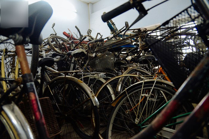 Chuyện về người đàn ông chuyên hồi sinh những chiếc xe đạp cũ, nâng bước học trò nghèo đến trường