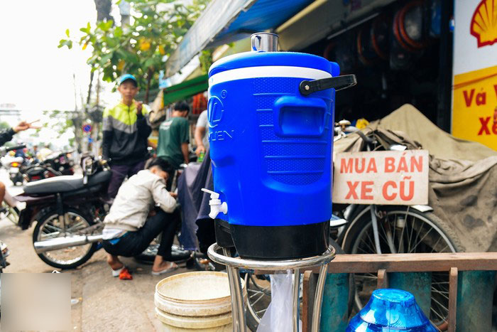 Chuyện về người đàn ông chuyên hồi sinh những chiếc xe đạp cũ, nâng bước học trò nghèo đến trường Chuyện về người đàn ông chuyên hồi sinh những chiếc xe đạp cũ, nâng bước học trò nghèo đến trường