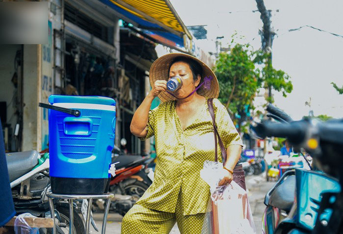 Chuyện về người đàn ông chuyên hồi sinh những chiếc xe đạp cũ, nâng bước học trò nghèo đến trường