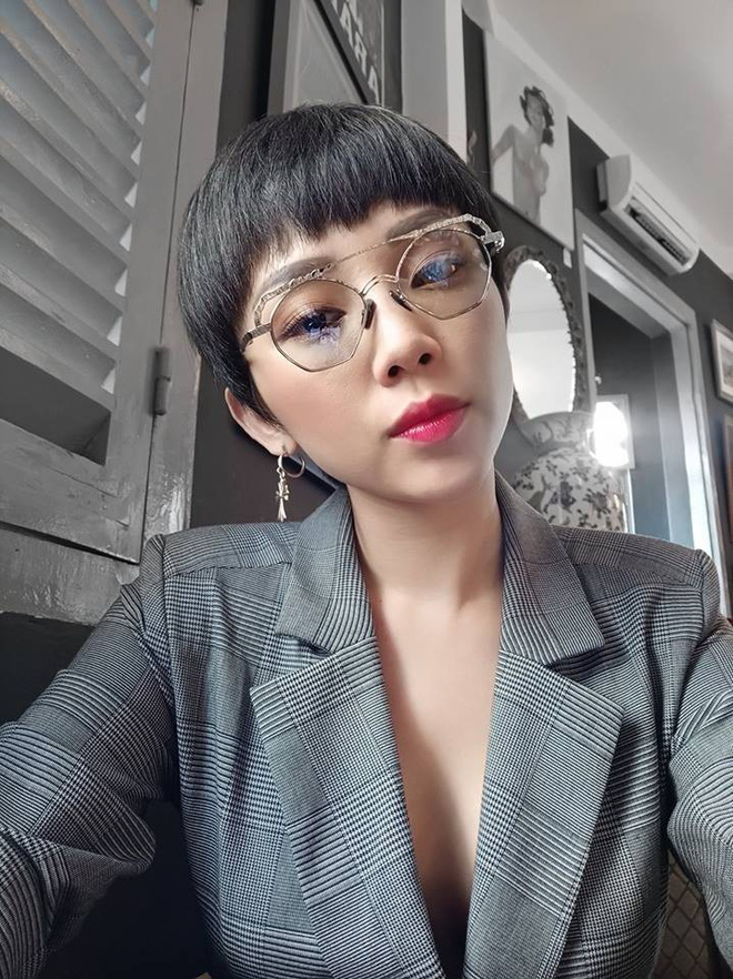 Nếu tóc tém chuẩn bị trở thành hot trend của 2018, thì đây chính là 5 người đẹp đang tiên phong xu hướng Nếu tóc tém chuẩn bị trở thành hot trend của 2018, thì đây chính là 5 người đẹp đang tiên phong xu hướng