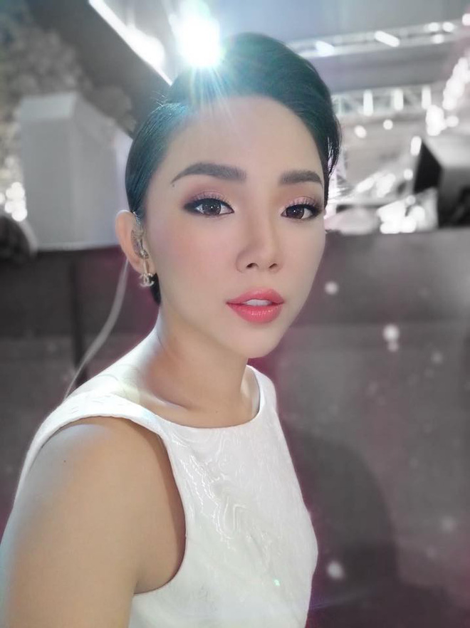 Nếu tóc tém chuẩn bị trở thành hot trend của 2018, thì đây chính là 5 người đẹp đang tiên phong xu hướng Nếu tóc tém chuẩn bị trở thành hot trend của 2018, thì đây chính là 5 người đẹp đang tiên phong xu hướng