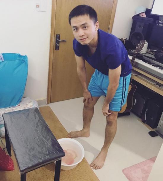 Văn Anh được mệnh danh là ông bố soái ca với cách chăm sóc vợ bầu như thế này!