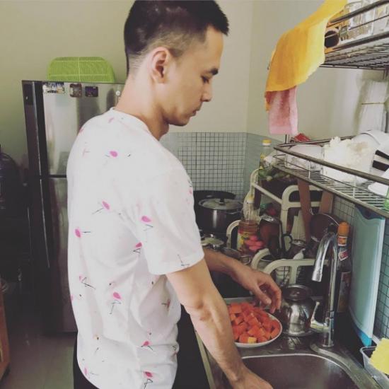 Văn Anh được mệnh danh là ông bố soái ca với cách chăm sóc vợ bầu như thế này! Văn Anh được mệnh danh là ông bố soái ca với cách chăm sóc vợ bầu như thế này!