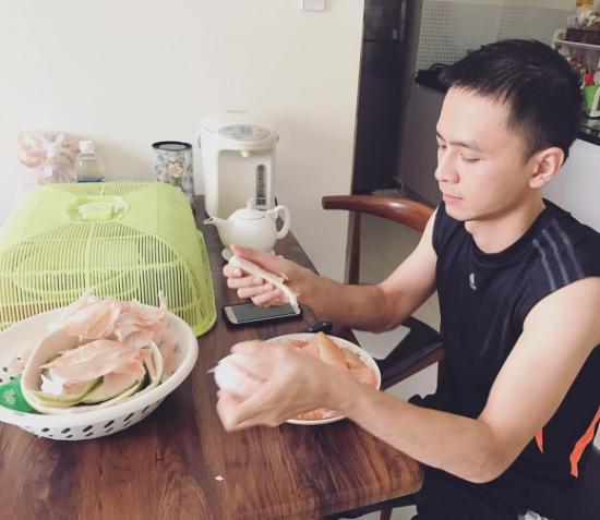 Văn Anh được mệnh danh là ông bố soái ca với cách chăm sóc vợ bầu như thế này! Văn Anh được mệnh danh là ông bố soái ca với cách chăm sóc vợ bầu như thế này!