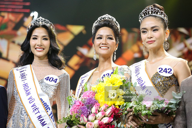 HHen Niê lần đầu trả lời phỏng vấn sau đăng quang: Đi thi, đến cái vali, đôi dép... cũng phải đi mượn HHen Niê lần đầu trả lời phỏng vấn sau đăng quang: Đi thi, đến cái vali, đôi dép... cũng phải đi mượn