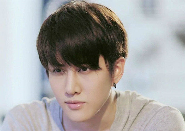 Sau cuộc điện thoại bất ngờ từ số máy lạ đó, tôi đã quyết định hủy bỏ hôn lễ một cách không thương tiếc