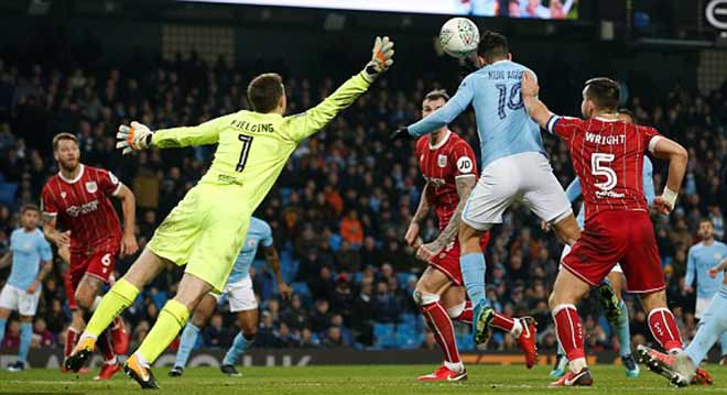 Man City - Bristol City: Lao lực với ngựa ô, định đoạt phút bù giờ