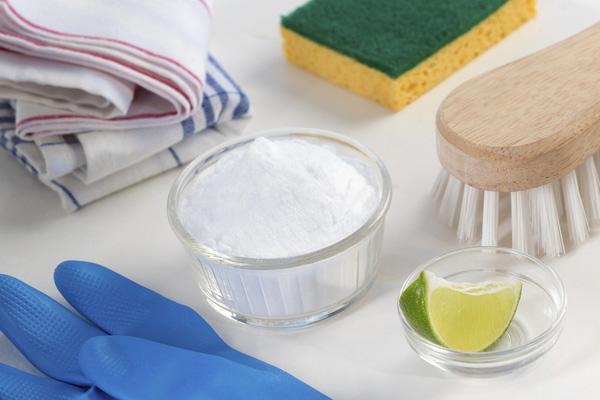 Cách tự chế nước lau tường nhà sạch bong sáng loáng Cách tự chế nước lau tường nhà sạch bong sáng loáng