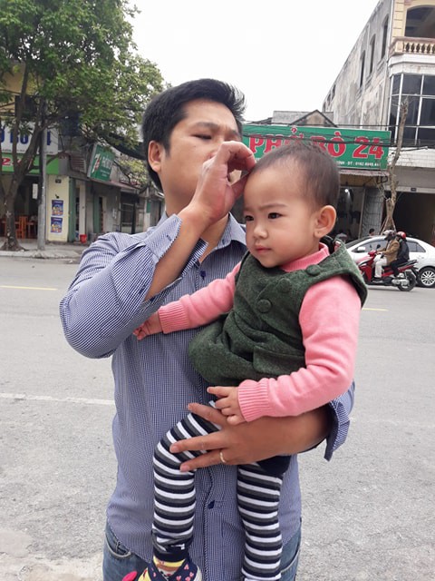 Điều đặc biệt khiến cô nàng lấy chồng xa 300km, vượt cạn vắng nhà ngoại, chồng thì luôn miệng mày - tao... vẫn hạnh phúc tít mù Điều đặc biệt khiến cô nàng lấy chồng xa 300km, vượt cạn vắng nhà ngoại, chồng thì luôn miệng mày - tao... vẫn hạnh phúc tít mù