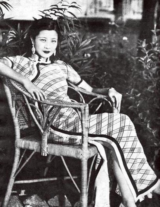 Nữ minh tinh huyền thoại Trung Quốc tự sát, 12 nhân vật quyền lực tự nguyện khiêng quan tài