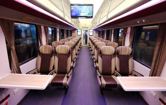 Hàng loạt tàu hỏa 5 sao chính thức hoạt động từ hôm nay