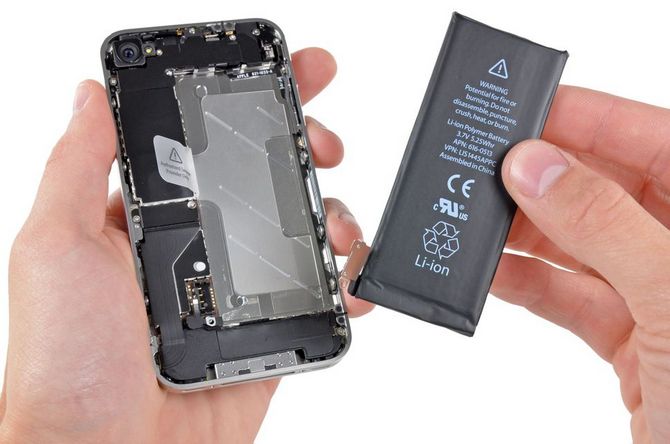 Nhiều Apple Store không còn pin để thay cho khách hàng Nhiều Apple Store không còn pin để thay cho khách hàng