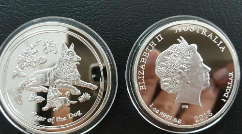 Gần nửa triệu đồng một tờ 2 USD may mắn in hình chó