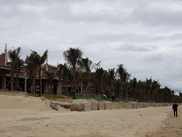 Đà Nẵng: Chống lệnh chính quyền, xây hàng chục biệt thự lấn biển