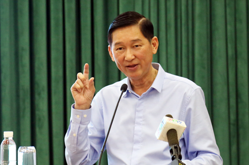 Phó chủ tịch TP HCM: Vỉa hè là đất vàng, sơ hở bị chiếm ngay