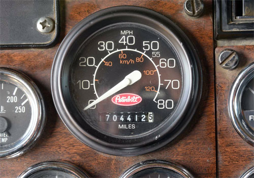 Ma trận đồng hồ trên xe tải hạng nặng gồm những gì