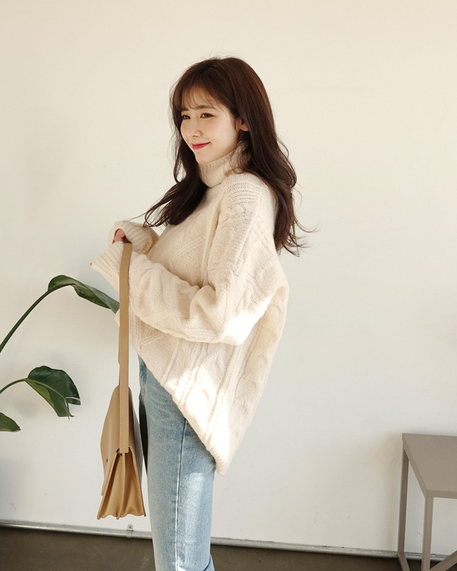 Trời lạnh thế này, thiếu gì thì thiếu chứ không thể thiếu áo len cổ lọ Trời lạnh thế này, thiếu gì thì thiếu chứ không thể thiếu áo len cổ lọ