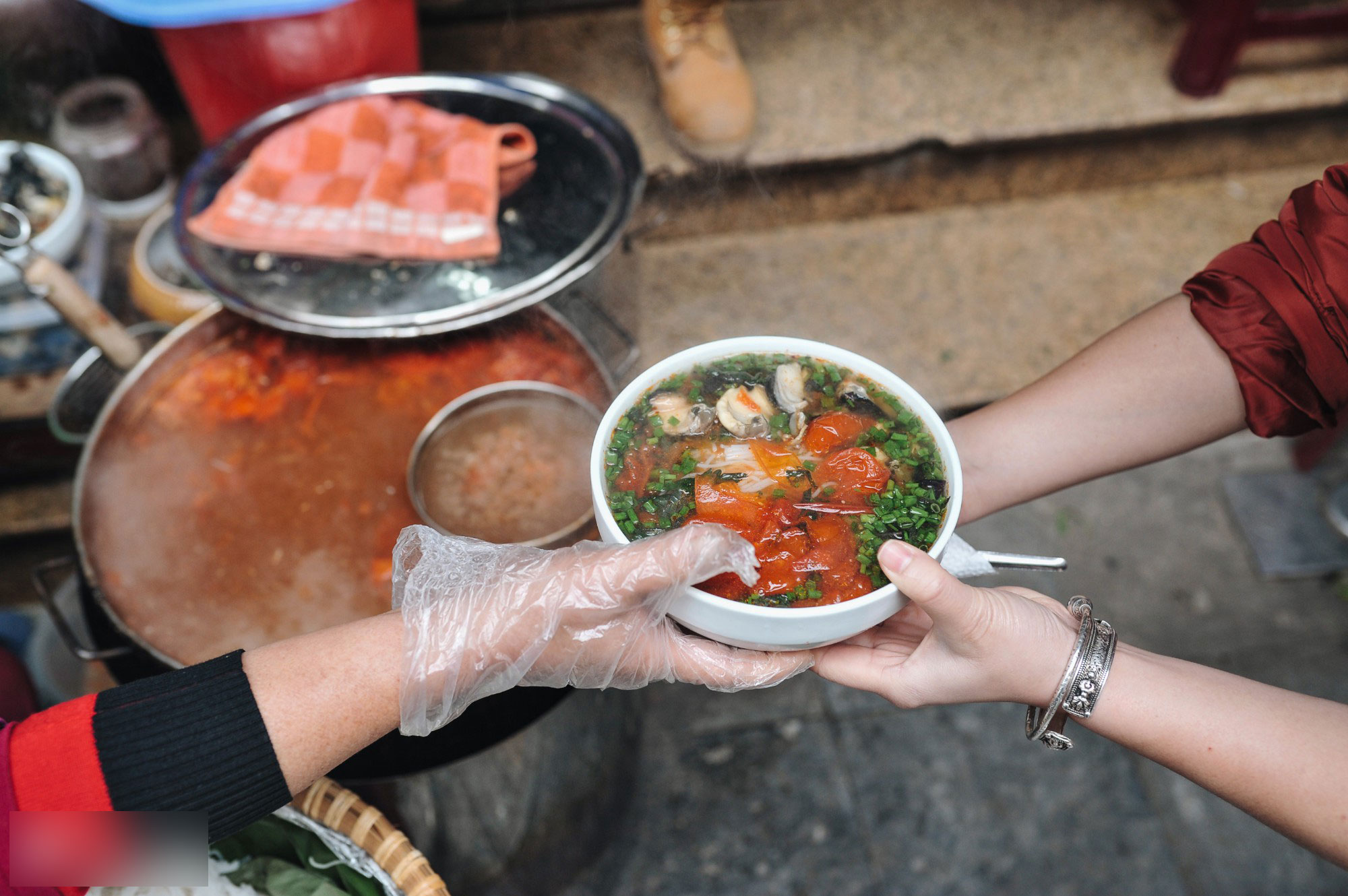 Hà Nội ngày rét mướt có những cái thú rất riêng mà nếu để tâm bạn sẽ thấy Hà Nội ngày rét mướt có những cái thú rất riêng mà nếu để tâm bạn sẽ thấy