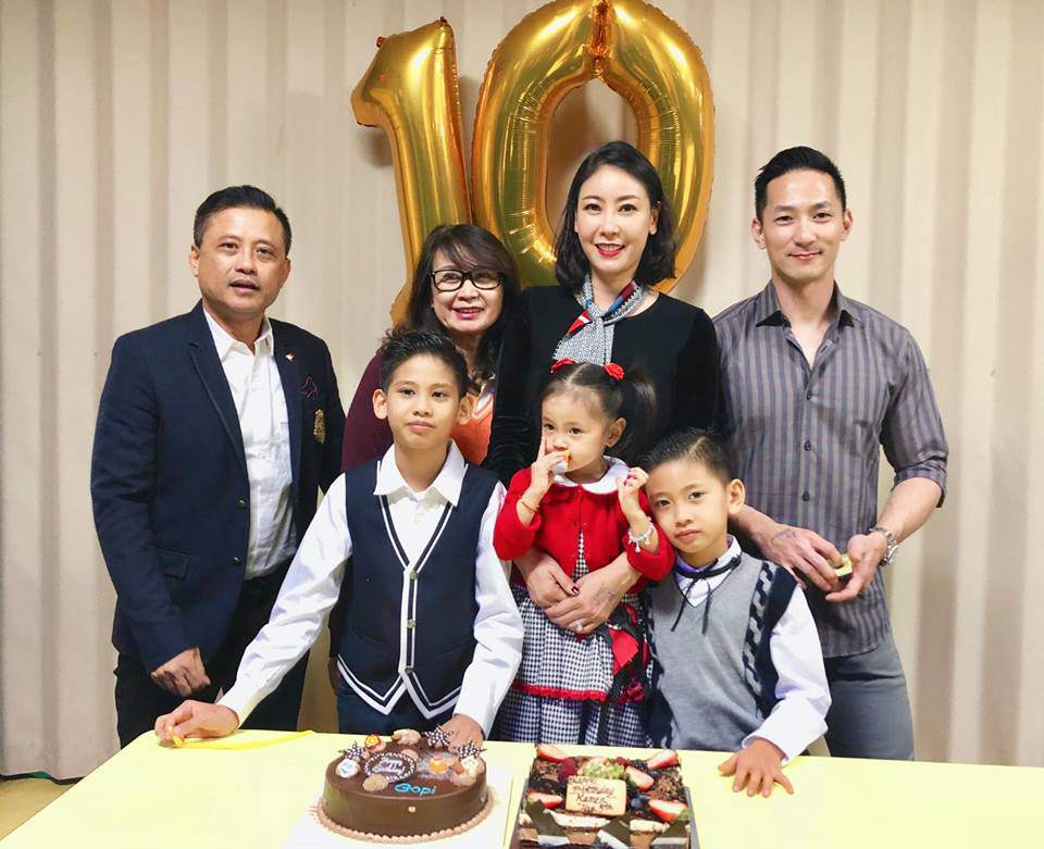 Hoa hậu Hà Kiều Anh rạng rỡ bên chồng đại gia trong ngày sinh nhật con trai tròn 10 tuổi