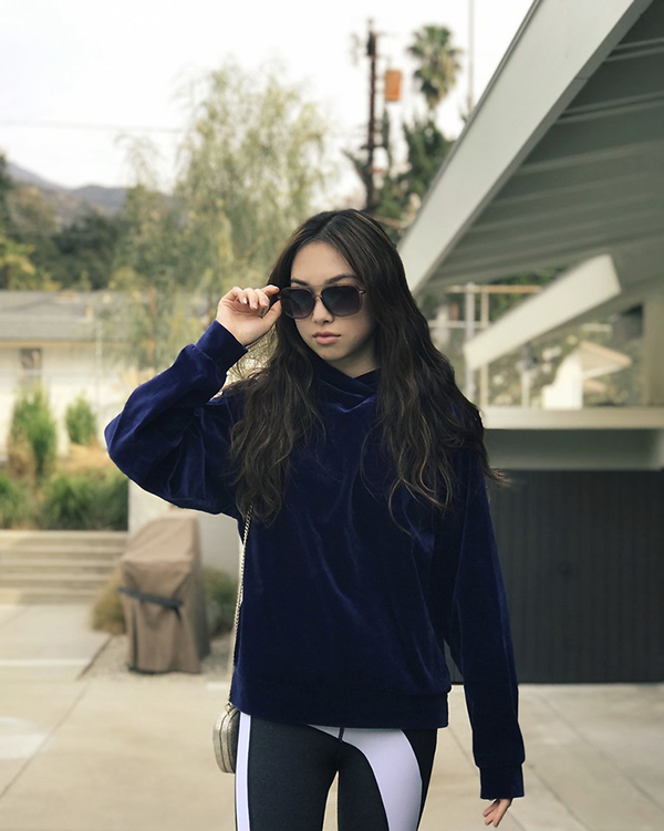 10 cách diện đồ nhung hợp mốt mùa đông