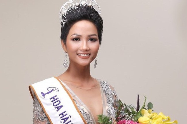 Nhan sắc của các Bông hậu sẽ thế nào khi rũ bỏ lớp son phấn trang điểm Nhan sắc của các Bông hậu sẽ thế nào khi rũ bỏ lớp son phấn trang điểm