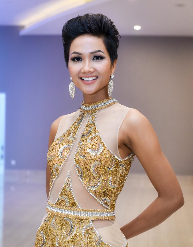 Nhan sắc của các Bông hậu sẽ thế nào khi rũ bỏ lớp son phấn trang điểm Nhan sắc của các Bông hậu sẽ thế nào khi rũ bỏ lớp son phấn trang điểm