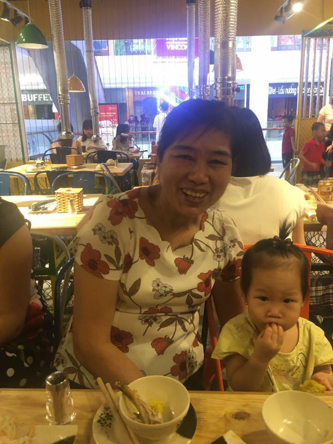 Trời lạnh căm căm 3 độ C, bà mẹ chồng này vẫn dậy từ mờ sáng gói bánh chưng chiều con dâu