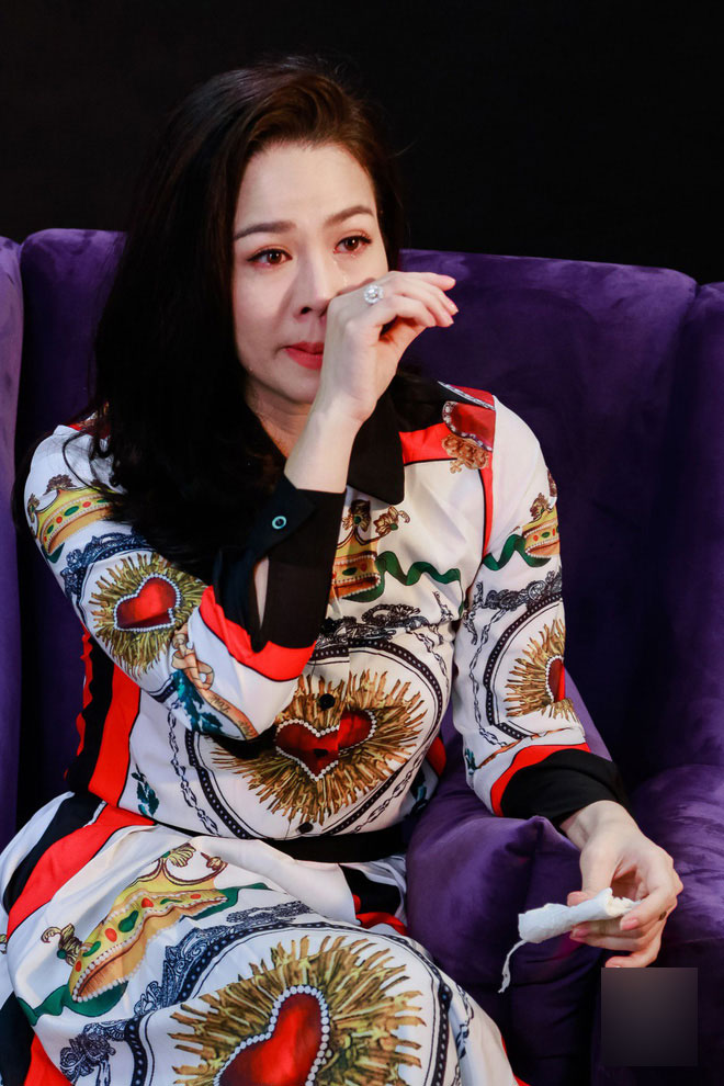 Nhật Kim Anh: Tôi bị liệt nửa người ở Mỹ, bị mắng chửi là bà mẹ chỉ biết đi chơi! Nhật Kim Anh: Tôi bị liệt nửa người ở Mỹ, bị mắng chửi là bà mẹ chỉ biết đi chơi!