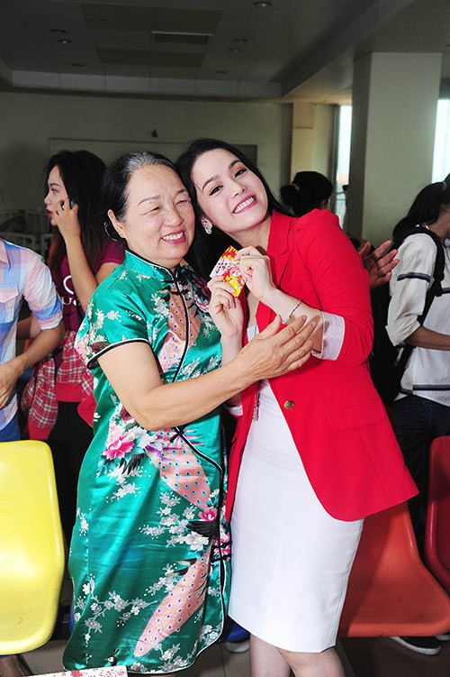 Giàu có, mở 2 công ty riêng nhưng Nhật Kim Anh lại bật khóc vì chưa làm được điều này cho mẹ