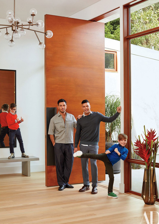 Ricky Martin tiết lộ đã kết hôn với người tình đồng giới