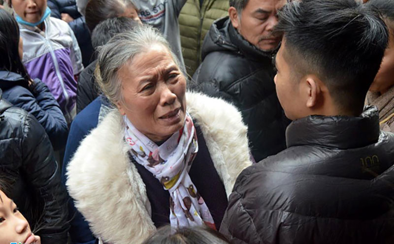 Người hùng kể phút cứu 2 cụ già trong vụ cháy nhà 4 tầng