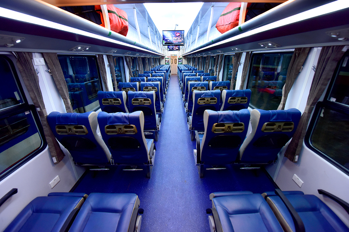 Đoàn tàu chất lượng cao hành trình Bắc Nam