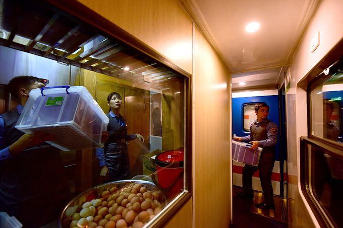 Đoàn tàu chất lượng cao hành trình Bắc Nam