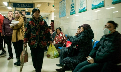 Mất lòng tin vào y tế trong nước, người Trung Quốc tìm đến bác sĩ Mỹ