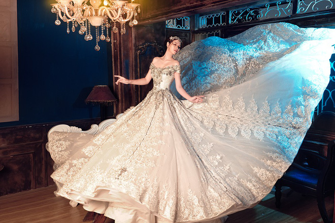 Đã có hai con nhưng Đan Lê vẫn lộng lẫy như công chúa