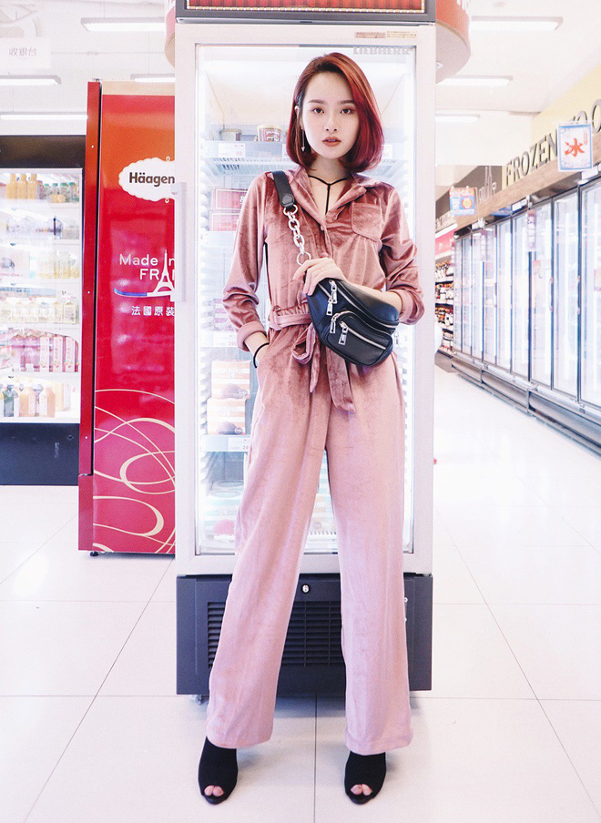 Nàng công sở muốn diện đồ nhung mà không bị già thì chẳng thể bỏ qua 3 bí kíp sau Nàng công sở muốn diện đồ nhung mà không bị già thì chẳng thể bỏ qua 3 bí kíp sau