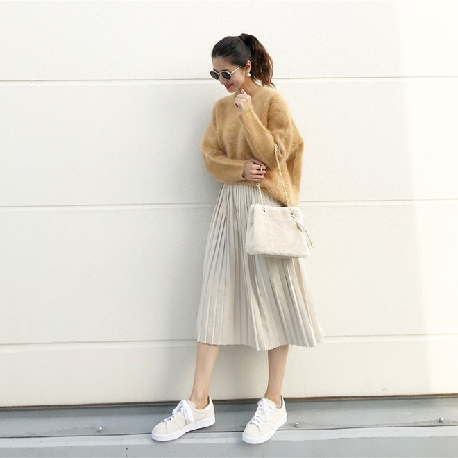 Nàng công sở muốn diện đồ nhung mà không bị già thì chẳng thể bỏ qua 3 bí kíp sau Nàng công sở muốn diện đồ nhung mà không bị già thì chẳng thể bỏ qua 3 bí kíp sau