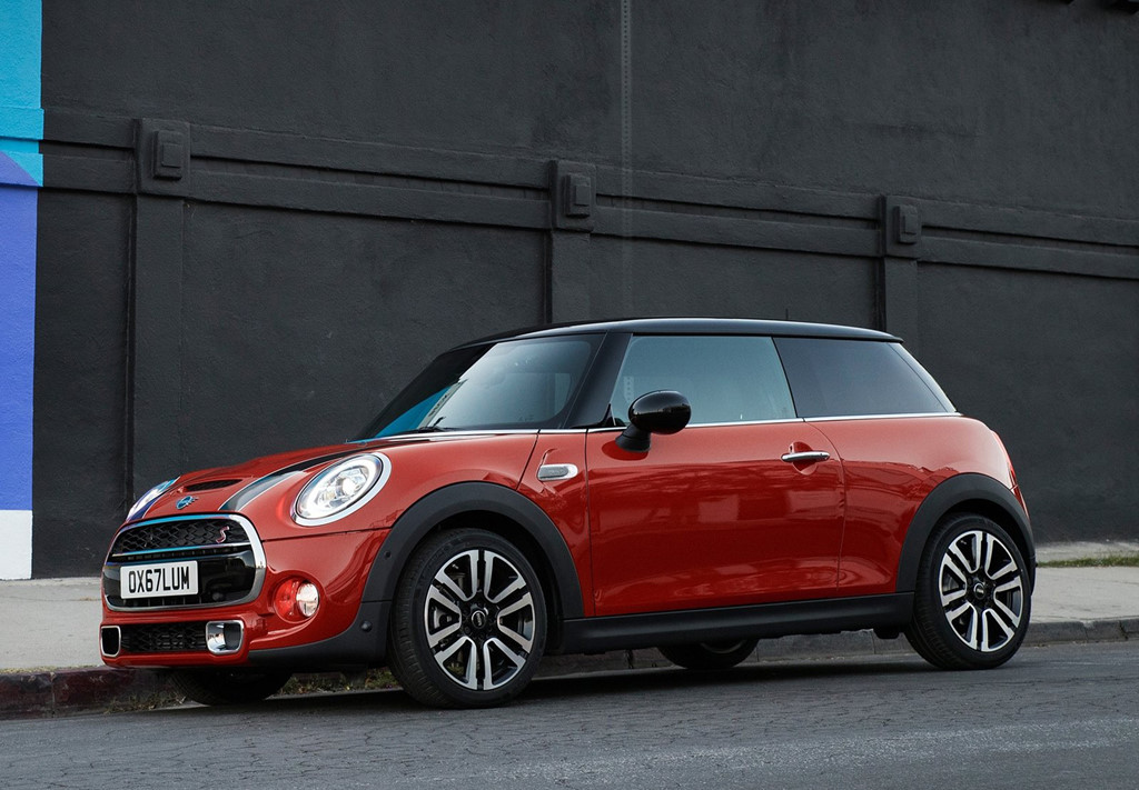 Mini Cooper 2019 ra mắt, giá bán chưa công bố