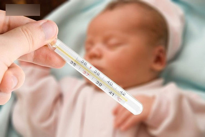 Trẻ sốt nên chườm nóng hay lạnh: Bố mẹ nào cũng phải nhớ để tuyệt đối không phạm sai lầm Trẻ sốt nên chườm nóng hay lạnh: Bố mẹ nào cũng phải nhớ để tuyệt đối không phạm sai lầm