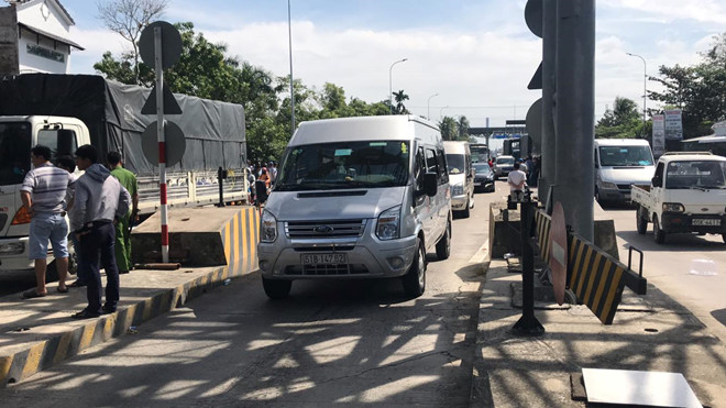 Tài xế tiếp tục phản đối, không mua vé qua trạm BOT T1