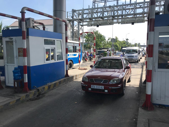 Tài xế tiếp tục phản đối, không mua vé qua trạm BOT T1